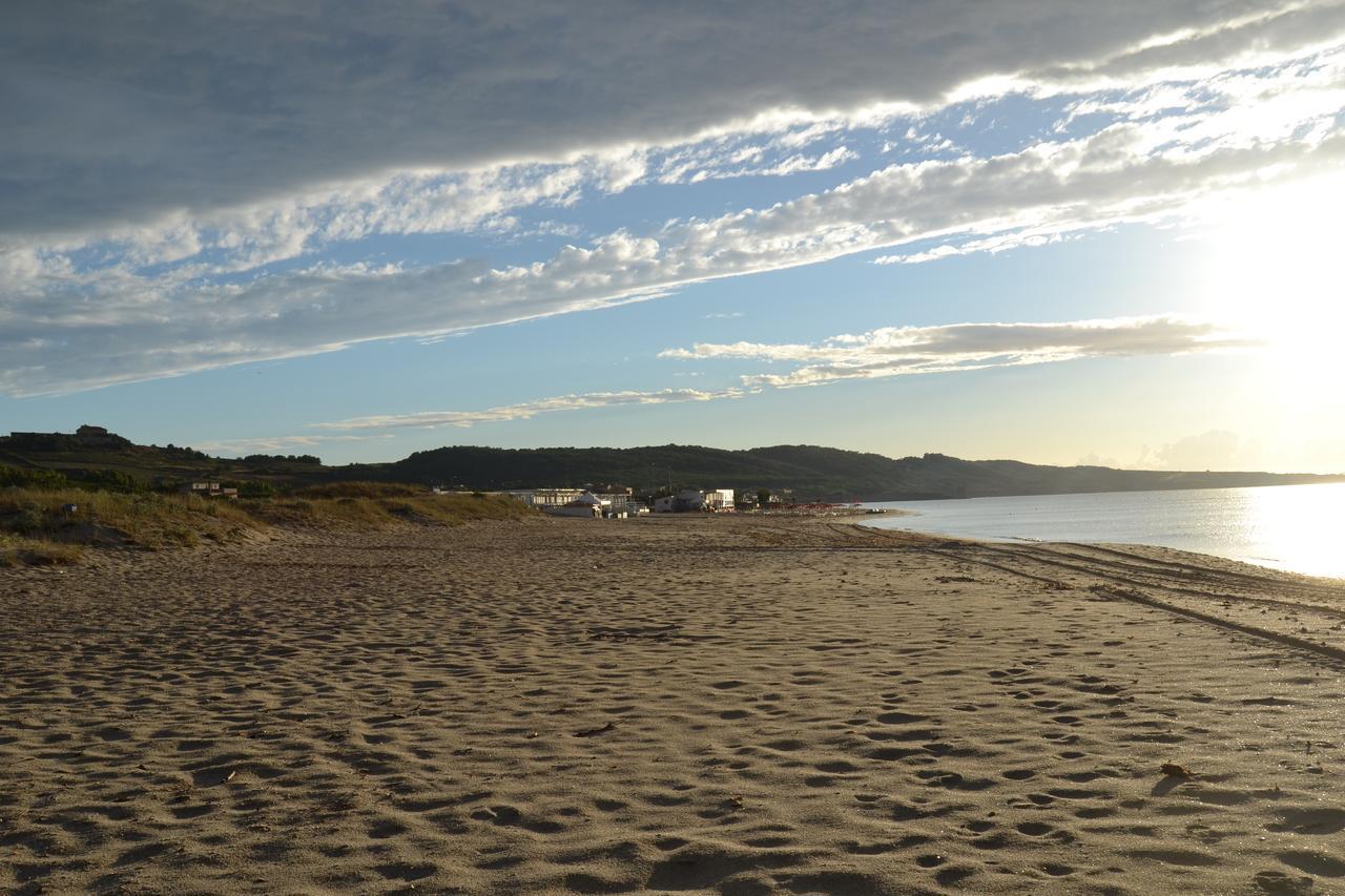 Miramare Struttura Sulla Spiaggia Platamona Exterior foto