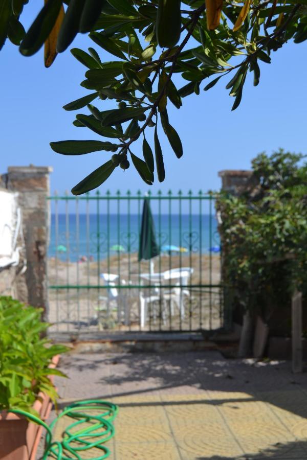 Miramare Struttura Sulla Spiaggia Platamona Exterior foto